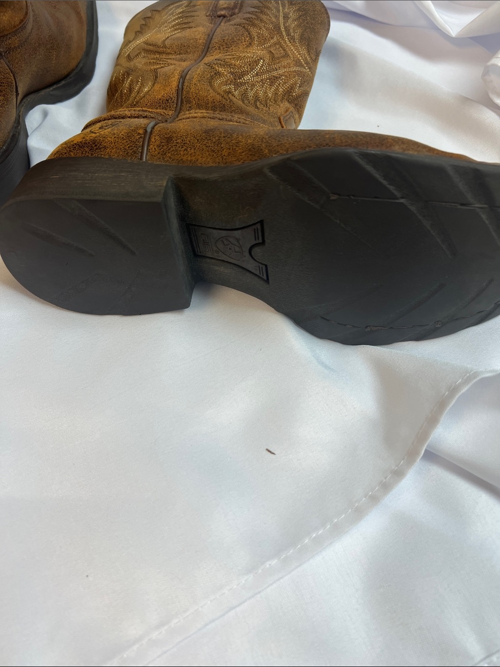 Ariat Brown Distressed Leather Cowboy Boots - Picture 6 of 10